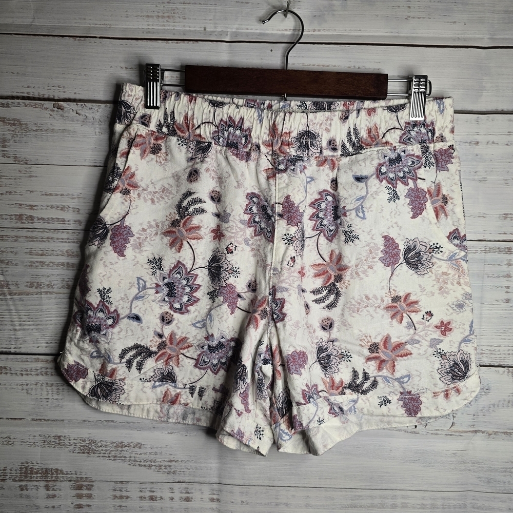 Maurices White and Red Floral Women's Pull On Shorts With Pockets Size Small